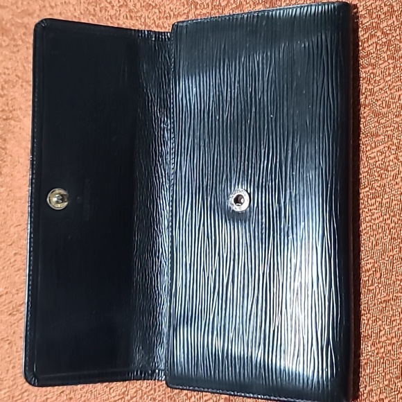 Louis Vuitton Vintage Black Epi Wallet - Picture 7 of 11